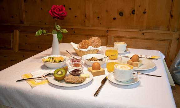 Frühstücken im Hotel Bauhof Genießen Sie das reichhaltige Frühstück im Hotel Bauhof