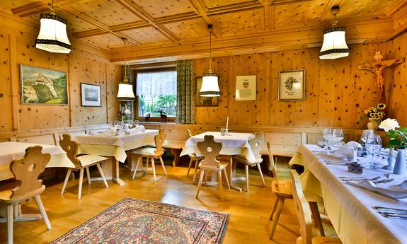 Abendessen in der urigen Stube Abendessen in der urigen Stube